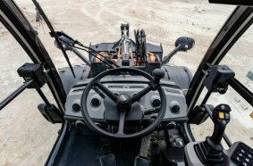 CASE takes on 100hp segment with new 421G wheel loader