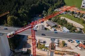 The new Aurach Bridge is 50 meters high and 420 meters long, with piers whose foundations rest on bored piles more than 30 meters deep.