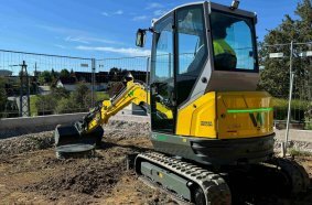 New at Bauma 2025: Mini-excavator EZ26e.