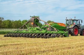 The high-capacity Condor 9002-2TC remains handy and easily manoeuvrable thanks to its compact chassis design.