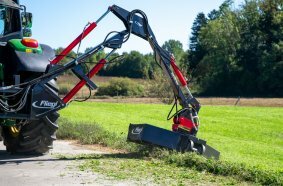 The Fliegl extension arm – new possibilities in forestry and agricultural maintenance