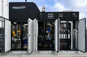 Lean system architecture from a single source: The integrated CryoPump module from Bosch Rexroth combines central pump, hydraulic, and control functions into a single unit.