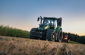 STEYR Hybrid tractor
