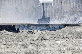 The Wirtgen W 250 Fi were equipped with special milling drums and additional weights for the project.