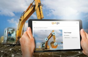 Simply take a photo of an application and the AI-based igusGO app shows the user potential to improve the technology of machines with igus products and even save costs in the process.