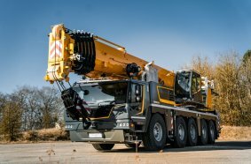 Liebherr presents the LTM 1150-5.4 at Bauma. It has the new LICCON3 control system and a new crane design.