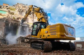 The Cat® 330 UHD is equipped with the latest technology and stability monitoring system for ultra-high demolition work, this 46-ton working machine maintains efficiency with the retrofit boom, using Cat Payload measurement and Cat 2D Grade.