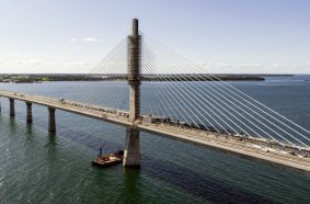 With completion approaching, Denmark’s third-longest bridge strengthens the Fehmarnbelt corridor as a key traffic link between Scandinavia and Central Europe.