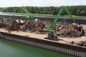 Maximum efficiency, low operating costs, and high availability: Schrott Wetzel consistently relies on a fleet of SENNEBOGEN material handlers.