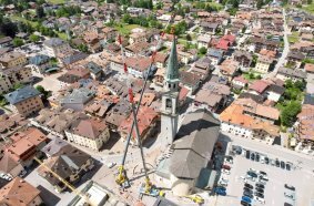 Two Grove all-terrain cranes team up to repair historic Italian church