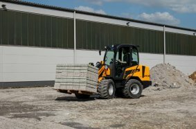 The new Schäffer 2430-2 is set to become a firm favourite thanks to its efficient drive concept and its high lifting capacity; in use here with maximum ballast.