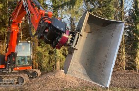 This combination is now available in two versions, depending on the task: Either more working range and oil quantity is needed or flat construction and higher break-away-force.