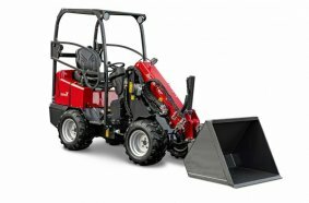Increased reach thanks to telescopic arm: The compact 1622 T rounds out Schäffer’s telescopic wheel loader range.