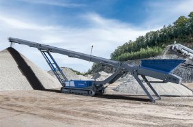 The mobile stackers MOBIBELT MBT 20(i) and MBT 24(i) from Kleemann make large stockpiles and improved work site logistics possible.