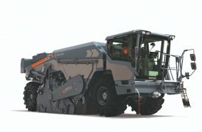 The binding agent spreading unit integrated in the WRS 240 X has a container capacity of 5.5 m³ and offers dust-reduced spreading of binding agents such as lime or cement.