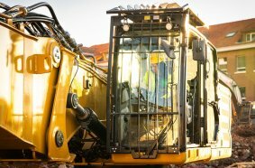 The Cat® 330 UHD deluxe