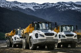 Ten Liebherr TA 230 Litronic dump trucks are involved in a major project at Lake Reschen in the municipality of Graun in Vinschgau (Italy).