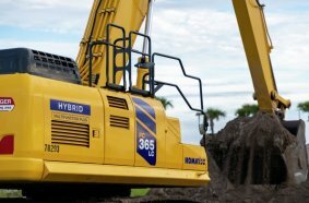 Komatsu's new PC365LC-11 excavator is built to excel in multifunction applications by enhancing productivity, fuel efficiency and operator comfort.
