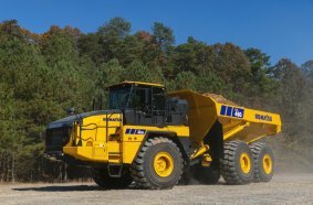 The HM460-6 features an innovative traction system and a new Komatsu DBA127 engine designed to deliver exceptional power, torque and fuel efficiency. 