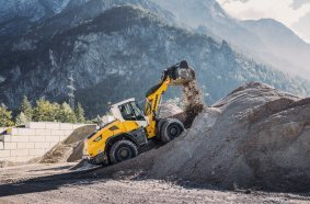 Robust top performers: Liebherr presents the new medium-sized wheel loaders at Bauma 2022.