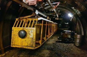 Mining groove