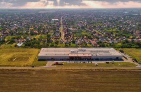 The factory in Füzesabony, Hungary. The modern factory features an extensive CNC-controlled machine park with multiple robots and a fully automated blasting and spraying line for the surface treatment of attachments.
