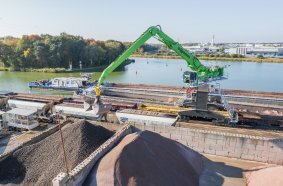 The SENNEBOGEN 870 E replaces two crane systems at the Bergschneider site in Ibbenbüren-Uffeln.