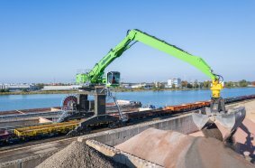  The new SENNEBOGEN material handling machine increases handling performance while reducing operating costs.