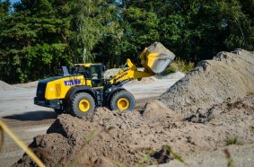 Komatsu WA475-11