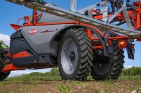 With its compact dimensions and features (especially the steering axle), KARAN is an exceptionally manoeuvrable sprayer