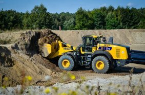 Komatsu WA475-11