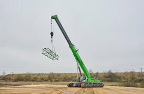 Equipped with the 6-section pin boom, the SENNEBOGEN 6203 E is particularly strong in pick and carry tasks and when lifting at an inclination of up to 4 degrees.