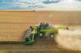 John Deere introduces its new T5 and T6 Walker Combines