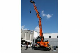 Double milestone at Samoter: Develon launches Series 9 and wins the Innovation Award with E-Stop technology