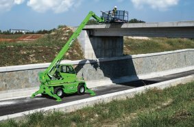 Merlo introduces ROTO16 and ROTO18: innovation, performance and operating comfort in compact rotating telehandlers