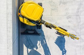 The PC33E-6 demonstrates particular flexibility of use even in confined spaces thanks to its small swivel radius of 1020 mm.