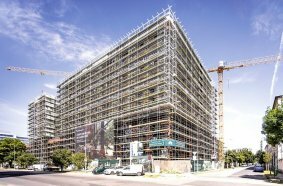 The steel structure for the planters, which extends from the fifth to the tenth floor, required a versatile system and advanced engineering design in combination with on-site support.