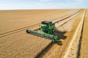 John Deere introduces its new T5 and T6 Walker Combines