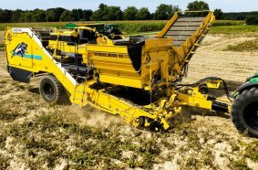 ROPA Keiler 2 RK22 harvesting potatoes