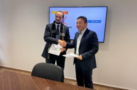 Mr. Kaanane Achraf, Managing Director Forges De Bazas (L) and Dawei He, Executive Assistant to Sinoboom CEO (R)