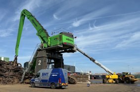 For maximum availability – SENNEBOGEN service and sales partner SMT Netherlands maintains the SENNEBOGEN 875 E Material Handler.