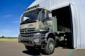 Arocs 2736A 6x6 with HIAB hooklift system for flexible military logistics missions