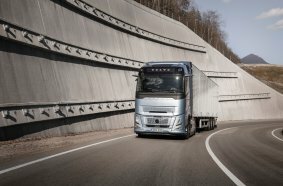 Volvo Trucks' I-Roll with engine stop/start is a new feature to reduce fuel consumption and CO2 emissions