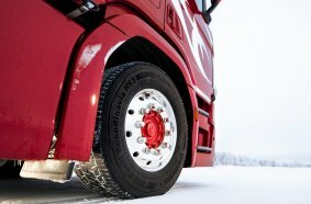 The Conti Scandinavia HS3 for the steering axle combines a winter-optimised tread pattern with high durability and mileage.