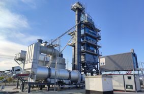 The Benninghoven asphalt mixing plants type ECO 4000 are also ensuring reliable production of the construction material at the Bulgarian sites in Kutsina, Stara Zagora and Mezdra.