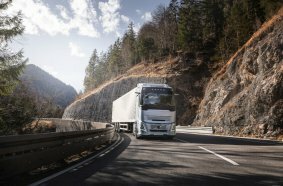Volvo Trucks launches world-first stop/start engine technology to save fuel and CO2