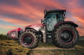 New Holland T6 Methane Power - machine from the side view - 