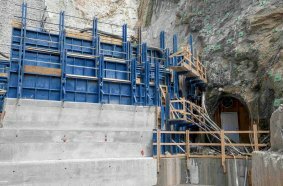 Doka custom formwork for roller compacted concrete.