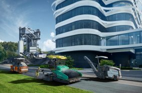 The Wirtgen Group production system for zero operating emissions on construction sites not only makes it possible to assure compliance with the strict threshold values for emissions that apply especially on urban construction sites, but also increases profitability.