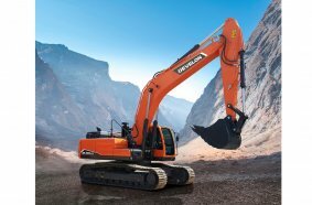 DEVELON excavator and wheel loader to be exported to Angola.